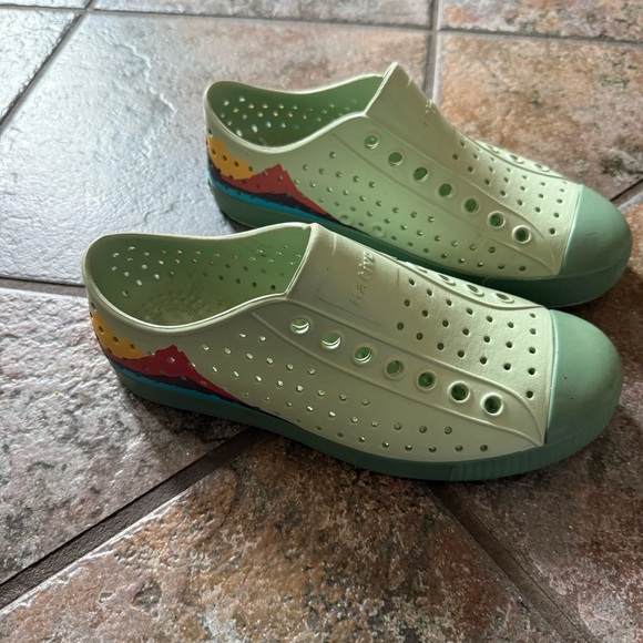 Native Shoes unisex design M5 or W7 slip on water shoes - Picture 3 of 10